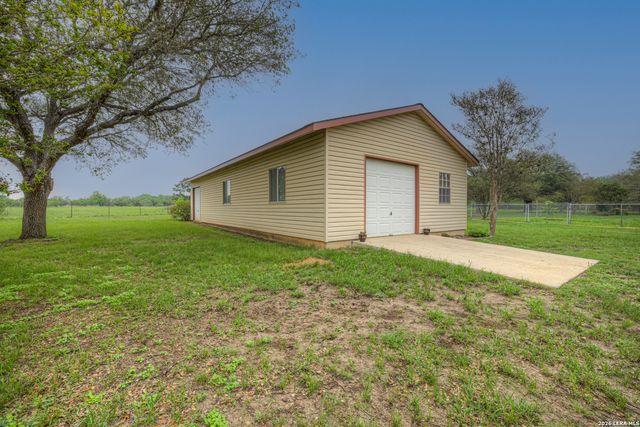 12737 WOMAN HOLLERING RD, Schertz, TX 78154