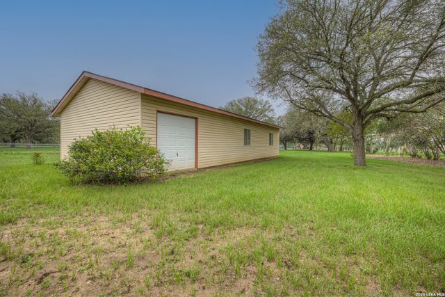 12737 WOMAN HOLLERING RD, Schertz, TX 78154
