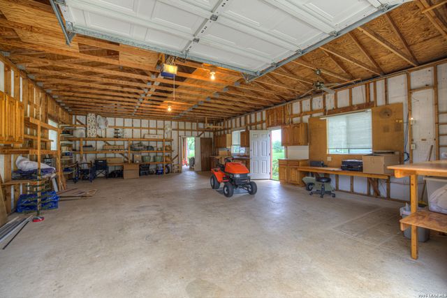 12737 WOMAN HOLLERING RD, Schertz, TX 78154