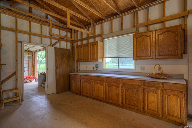 12737 WOMAN HOLLERING RD, Schertz, TX 78154