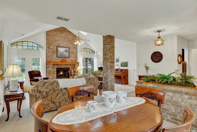 12737 WOMAN HOLLERING RD, Schertz, TX 78154