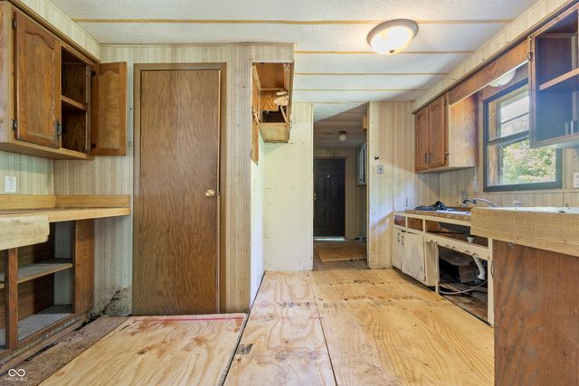 8730 Sweetwater Trail, Nineveh, IN 46164