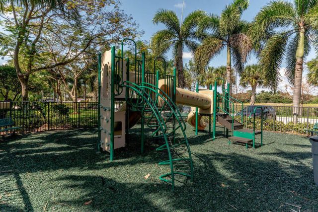 261 Lake Monterey Circle, Boynton Beach, FL 33426