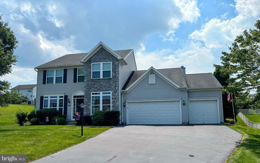 1280 CRANBERRY LANE W, York, PA 17402