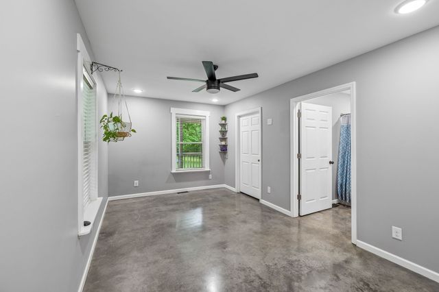 509 Iron Hill Rd, Burns, TN 37029