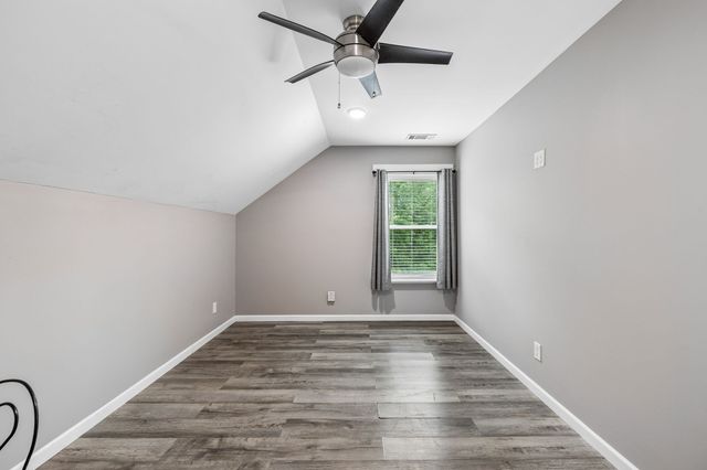 509 Iron Hill Rd, Burns, TN 37029