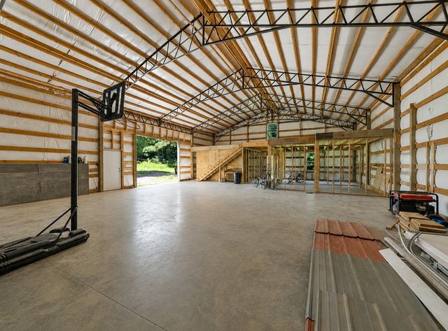 509 Iron Hill Rd, Burns, TN 37029