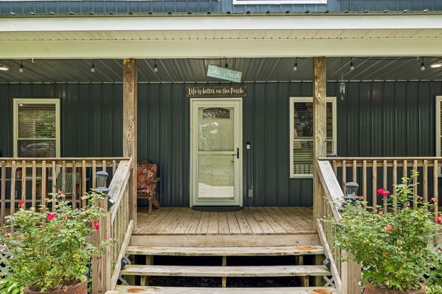 509 Iron Hill Rd, Burns, TN 37029