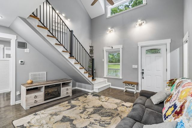 509 Iron Hill Rd, Burns, TN 37029