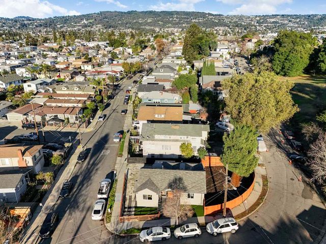 2151 Santa Rita St, Oakland, CA 94601