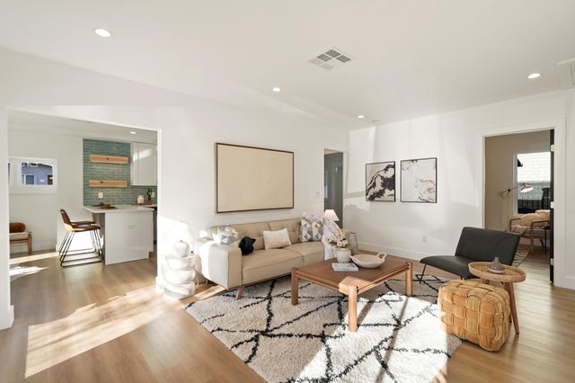 2151 Santa Rita St, Oakland, CA 94601