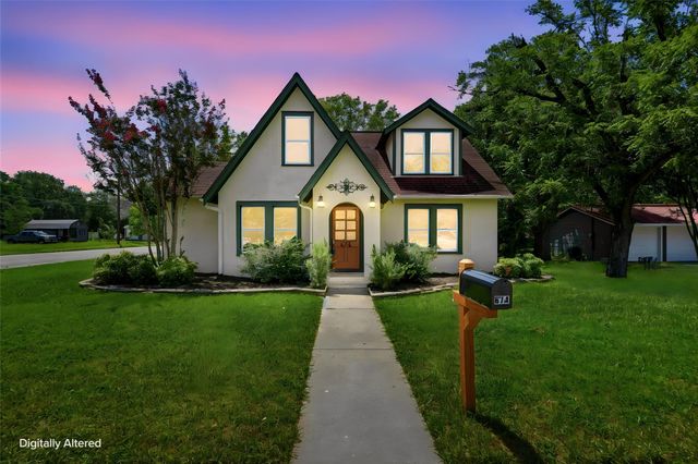 674 E Walnut ST, La Grange, TX 78945