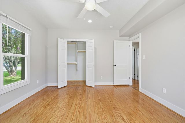 674 E Walnut ST, La Grange, TX 78945