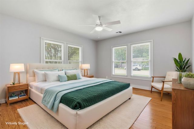 674 E Walnut ST, La Grange, TX 78945