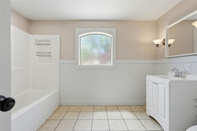 674 E Walnut ST, La Grange, TX 78945