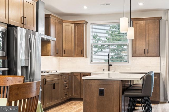 42161 SHINING STAR SQ, Brambleton, VA 20148