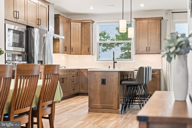 42161 SHINING STAR SQ, Brambleton, VA 20148