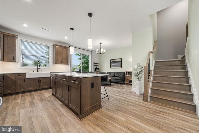42161 SHINING STAR SQ, Brambleton, VA 20148