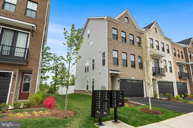 42161 SHINING STAR SQ, Brambleton, VA 20148