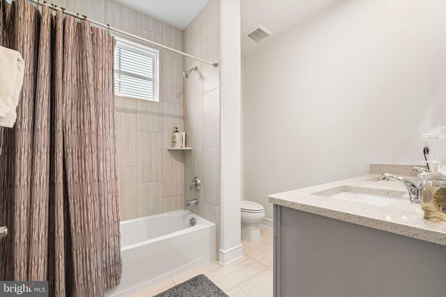 42161 SHINING STAR SQ, Brambleton, VA 20148