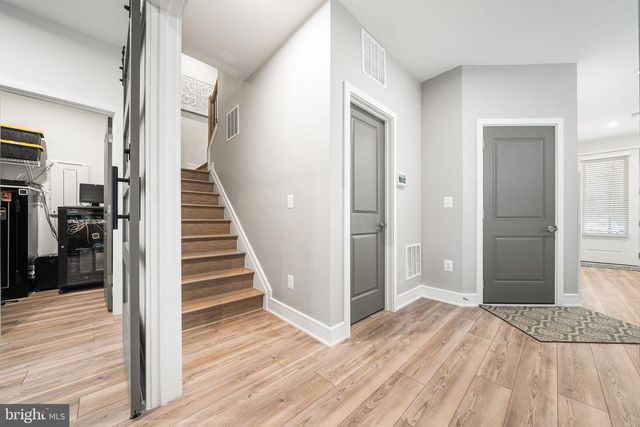 42161 SHINING STAR SQ, Brambleton, VA 20148