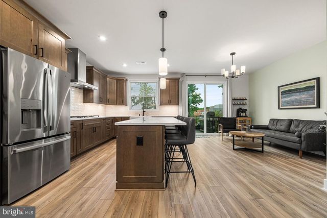 42161 SHINING STAR SQ, Brambleton, VA 20148