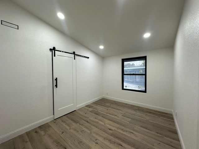 250 N 9th Ave, Oakdale, CA 95361