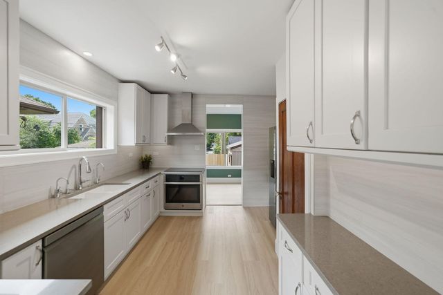 2638 Central Park Avenue, Evanston, IL 60201