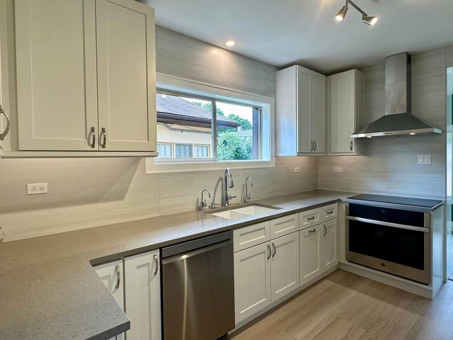 2638 Central Park Avenue, Evanston, IL 60201