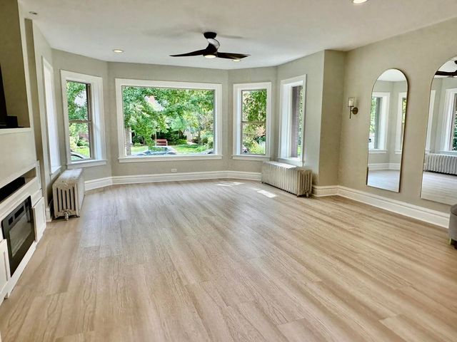 2638 Central Park Avenue, Evanston, IL 60201