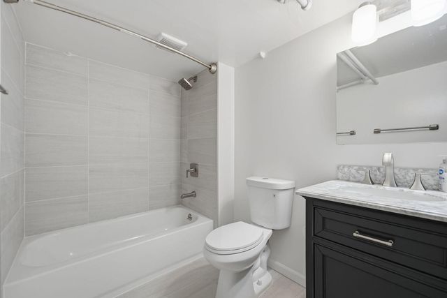 2638 Central Park Avenue, Evanston, IL 60201