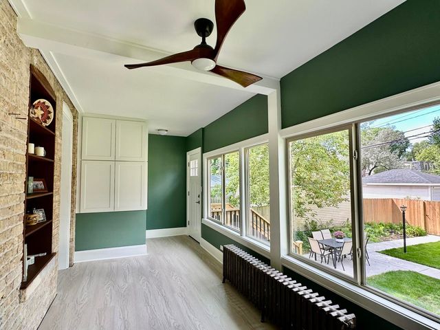 2638 Central Park Avenue, Evanston, IL 60201