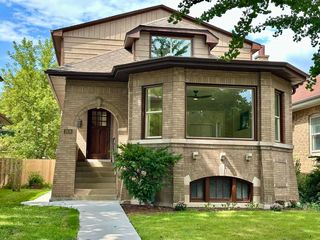 2638 Central Park Avenue, Evanston, IL 60201