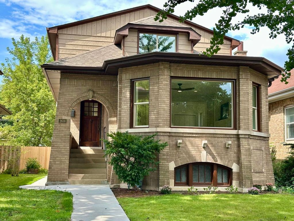 2638 Central Park Avenue, Evanston, IL 60201