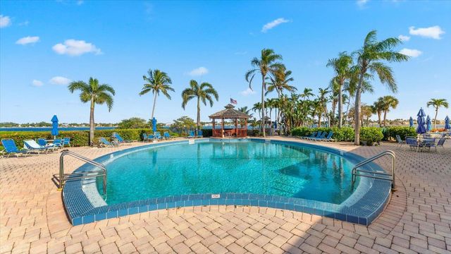 110 Half Moon Circle C1, Hypoluxo, FL 33462