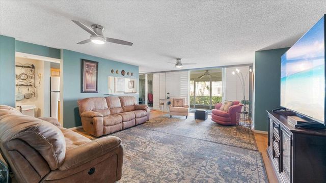 110 Half Moon Circle C1, Hypoluxo, FL 33462