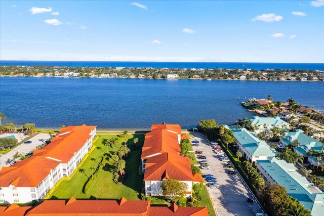 110 Half Moon Circle C1, Hypoluxo, FL 33462