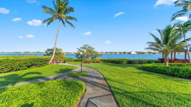 110 Half Moon Circle C1, Hypoluxo, FL 33462