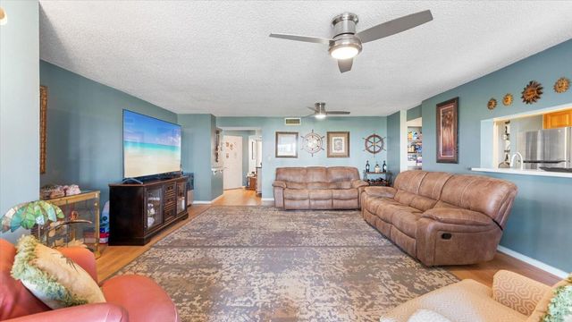 110 Half Moon Circle C1, Hypoluxo, FL 33462