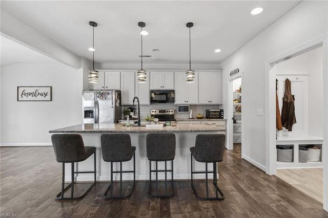 227 Manor DR, Carrollton, VA 23314