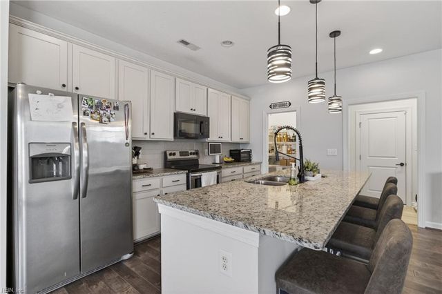 227 Manor DR, Carrollton, VA 23314