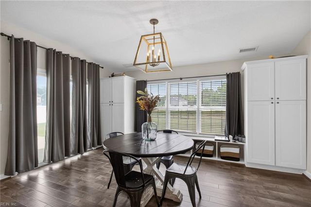 227 Manor DR, Carrollton, VA 23314