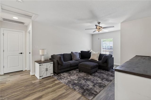 227 Manor DR, Carrollton, VA 23314