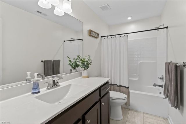 227 Manor DR, Carrollton, VA 23314