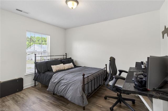 227 Manor DR, Carrollton, VA 23314