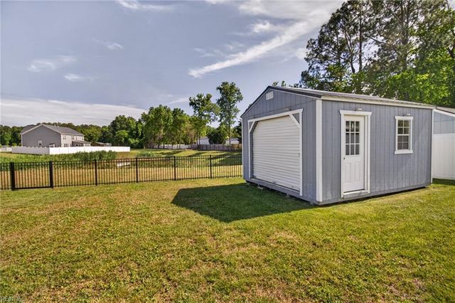 227 Manor DR, Carrollton, VA 23314