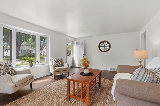 1135 WIRTZ AVENUE, Green Bay, WI 54305