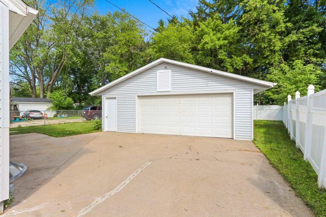 1135 WIRTZ AVENUE, Green Bay, WI 54305