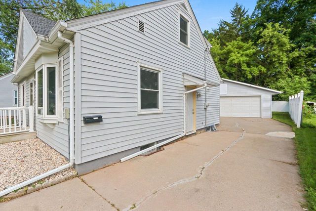 1135 WIRTZ AVENUE, Green Bay, WI 54305