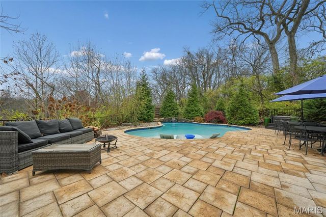 12871 Weber Hill Road, St Louis, MO 63127